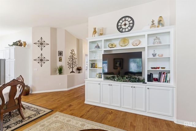 506 Baltimore Drive, Bakersfield, CA 93312