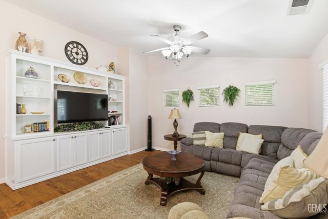506 Baltimore Drive, Bakersfield, CA 93312