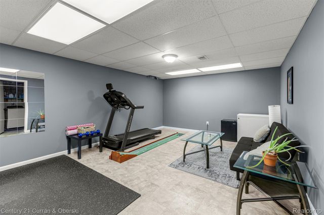 2074 Ridgemont Street, Commerce Charter Township, MI 48382