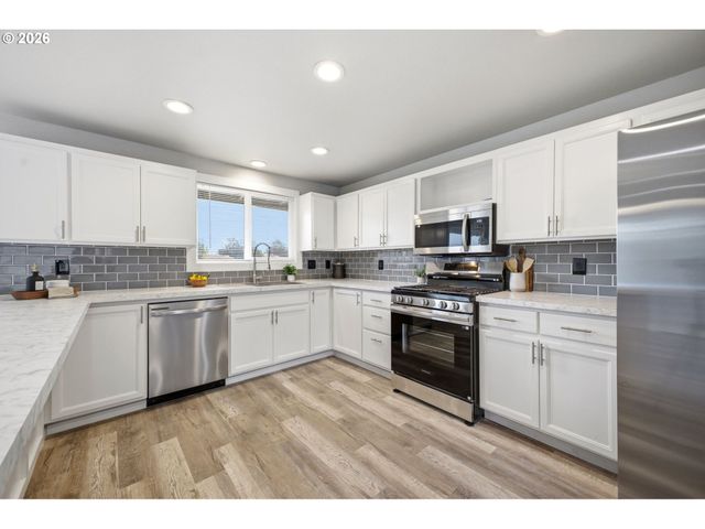 2817 Se 151ST Ave, Portland, OR 97236