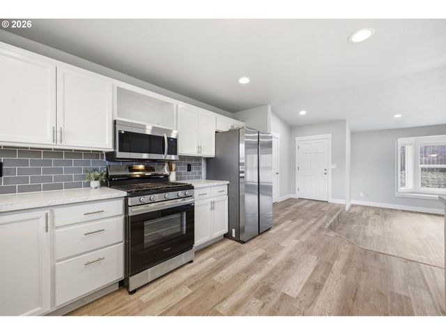 2817 Se 151ST Ave, Portland, OR 97236