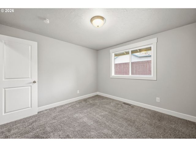 2817 Se 151ST Ave, Portland, OR 97236