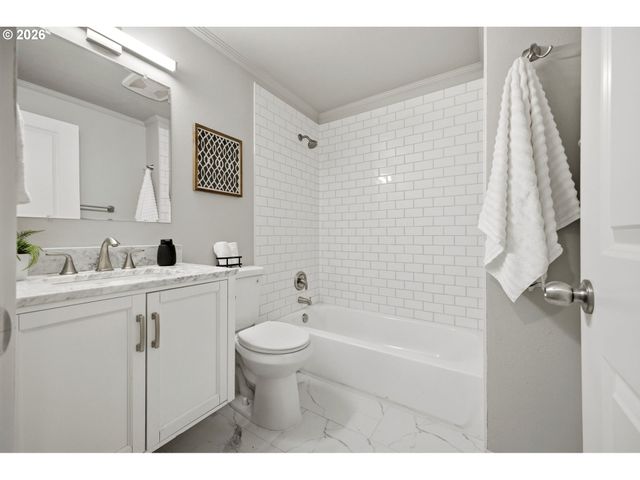 2817 Se 151ST Ave, Portland, OR 97236