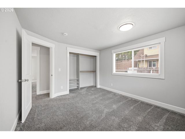 2817 Se 151ST Ave, Portland, OR 97236