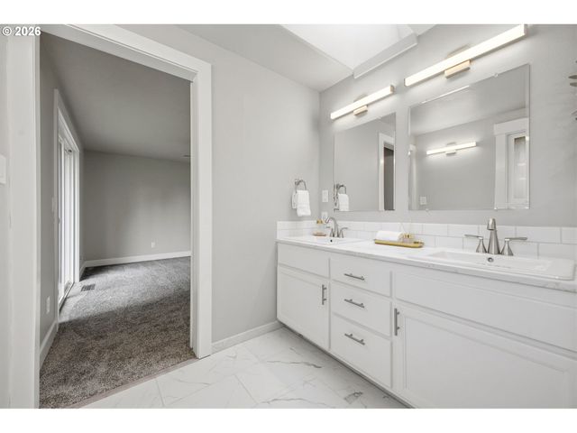 2817 Se 151ST Ave, Portland, OR 97236
