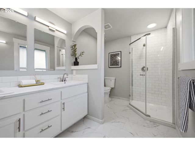 2817 Se 151ST Ave, Portland, OR 97236