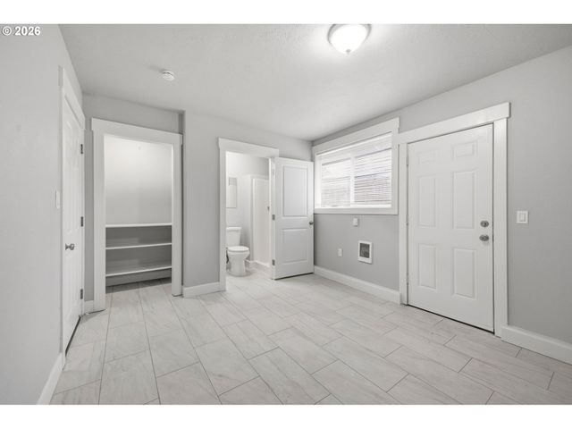 2817 Se 151ST Ave, Portland, OR 97236