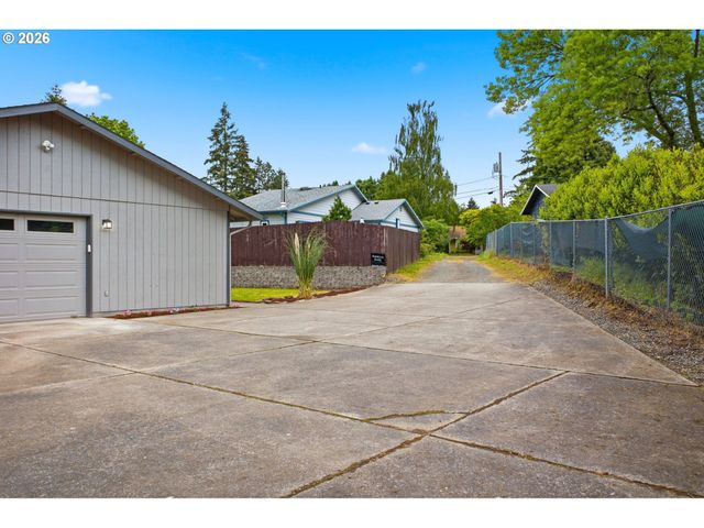 2817 Se 151ST Ave, Portland, OR 97236
