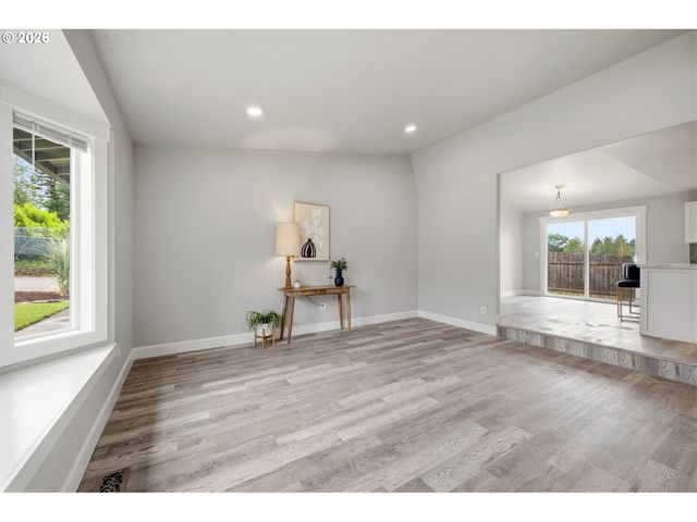 2817 Se 151ST Ave, Portland, OR 97236