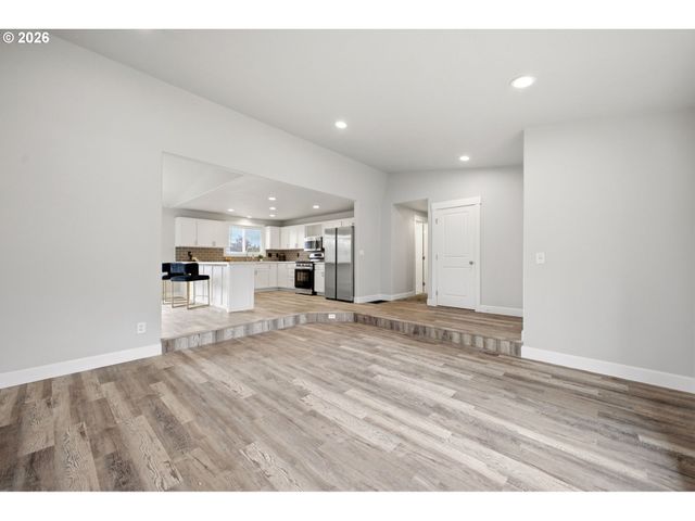 2817 Se 151ST Ave, Portland, OR 97236