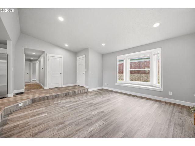 2817 Se 151ST Ave, Portland, OR 97236