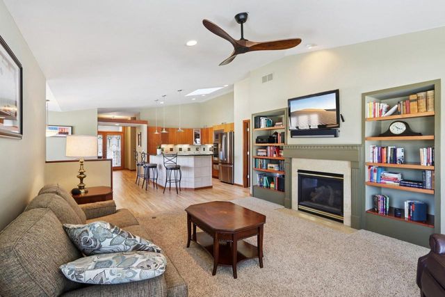 106 Aspen Glen Drive, Spring Green, WI 53588