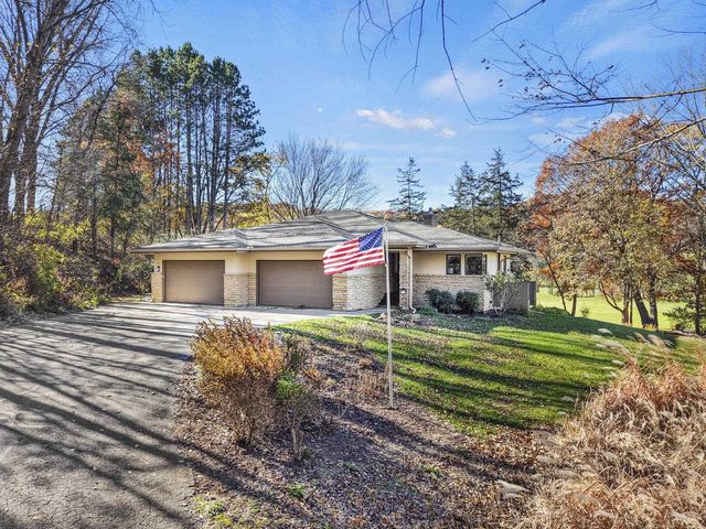 106 Aspen Glen Drive, Spring Green, WI 53588