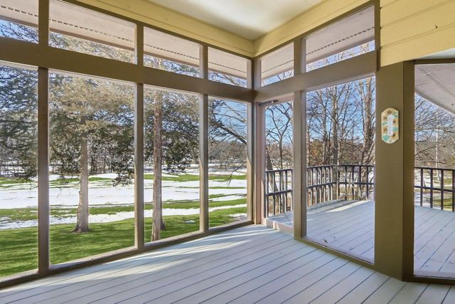 106 Aspen Glen Drive, Spring Green, WI 53588