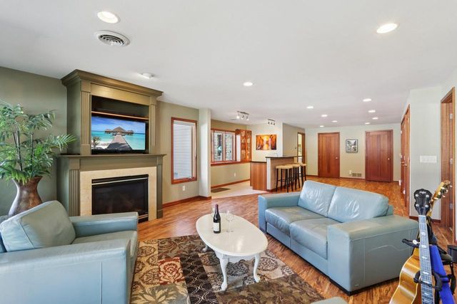 106 Aspen Glen Drive, Spring Green, WI 53588