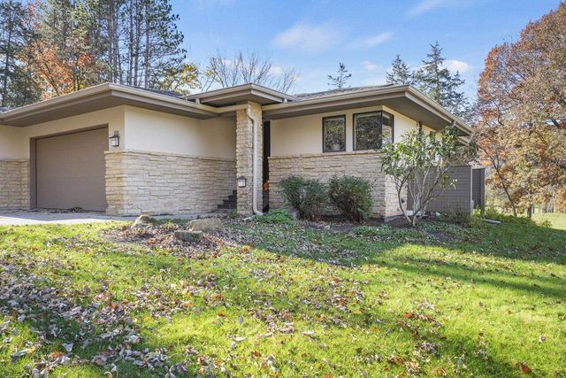 106 Aspen Glen Drive, Spring Green, WI 53588