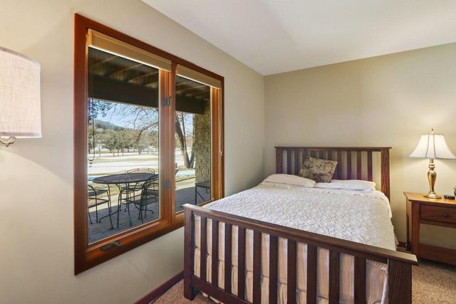 106 Aspen Glen Drive, Spring Green, WI 53588