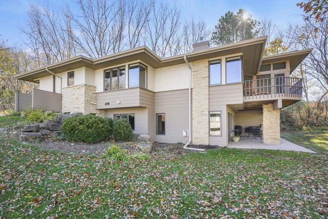 106 Aspen Glen Drive, Spring Green, WI 53588