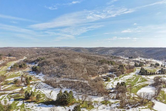 106 Aspen Glen Drive, Spring Green, WI 53588