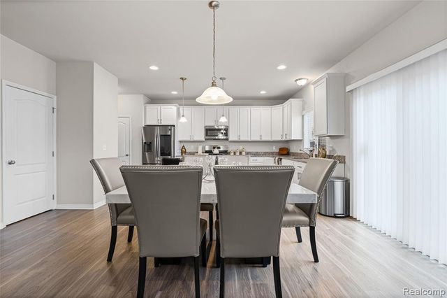 320 Hidden River E, Holly, MI 48442