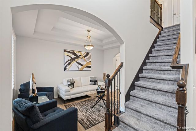 320 Hidden River E, Holly, MI 48442