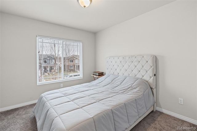 320 Hidden River E, Holly, MI 48442