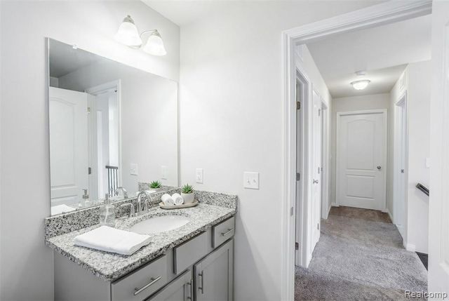 320 Hidden River E, Holly, MI 48442