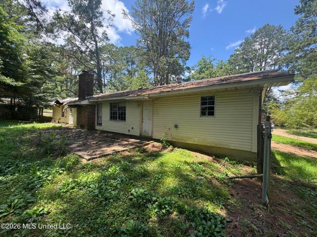 1975 Teakwood Drive, Jackson, MS 39212