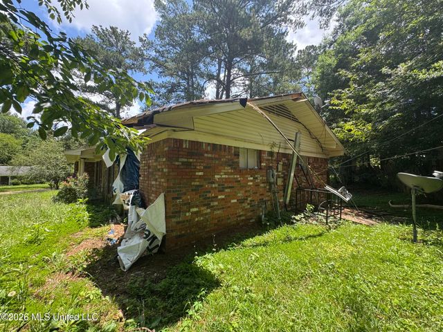 1975 Teakwood Drive, Jackson, MS 39212