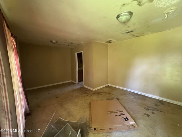 1975 Teakwood Drive, Jackson, MS 39212