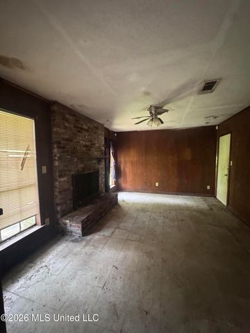 1975 Teakwood Drive, Jackson, MS 39212