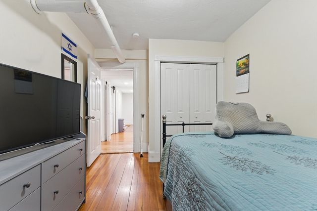 16 Garrison Rd 7, Brookline, MA 02445