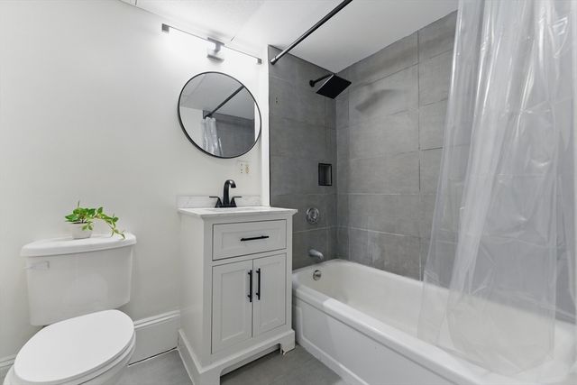 16 Garrison Rd 7, Brookline, MA 02445