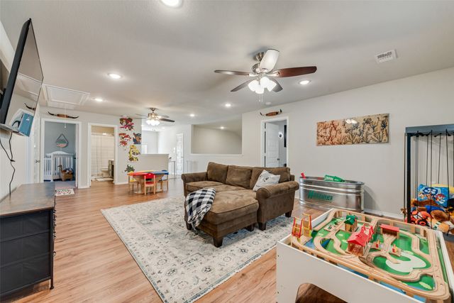 6516 Trail Guide, Fort Worth, TX 76123