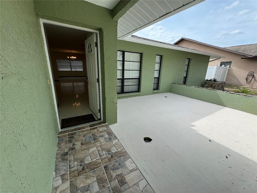 Image 3 of property listing at 8725 ARUBA LANE, Port Richey, FL 34668