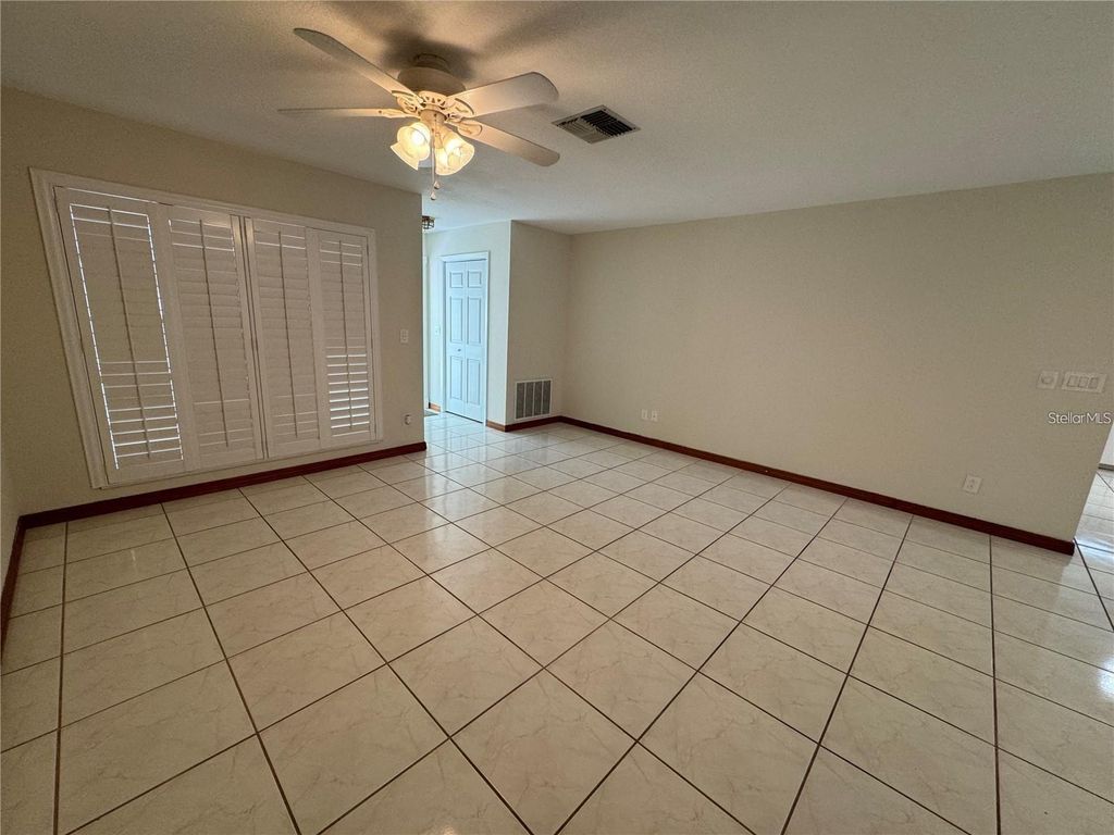 Image 6 of property listing at 8725 ARUBA LANE, Port Richey, FL 34668