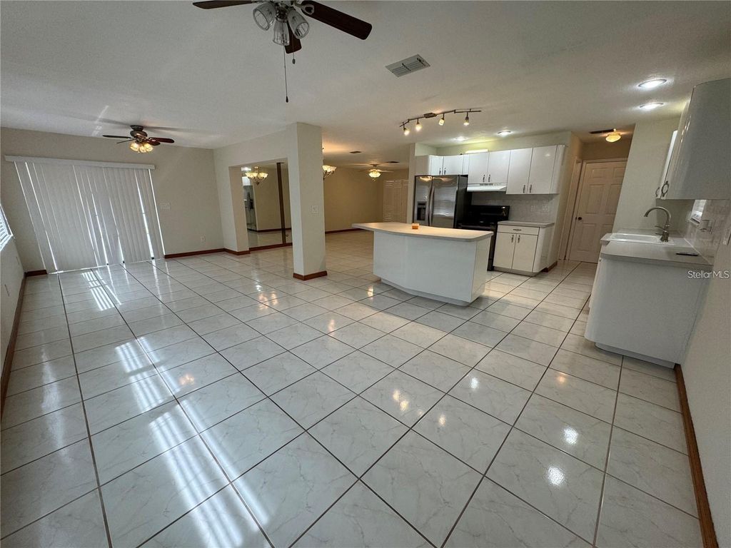 Image 9 of property listing at 8725 ARUBA LANE, Port Richey, FL 34668