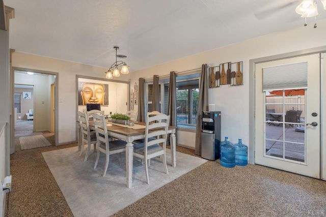 1821 Mulberry Drive, Hanford, CA 93230