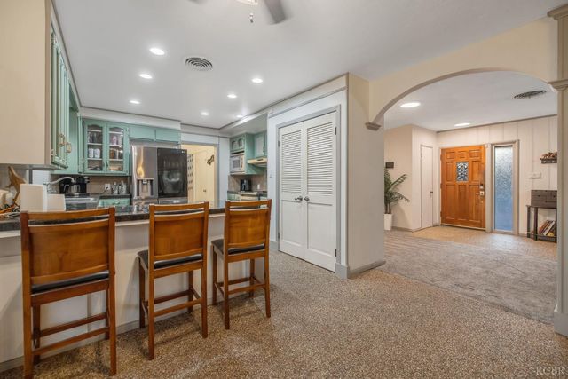 1821 Mulberry Drive, Hanford, CA 93230