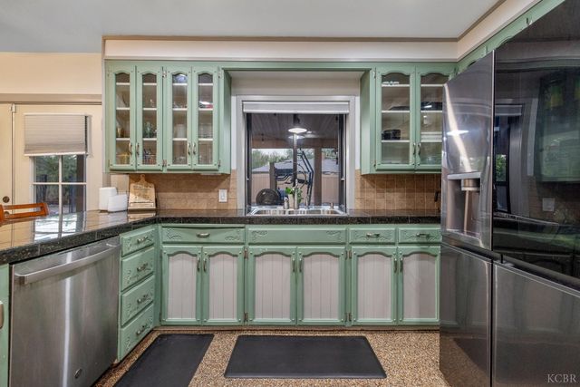 1821 Mulberry Drive, Hanford, CA 93230