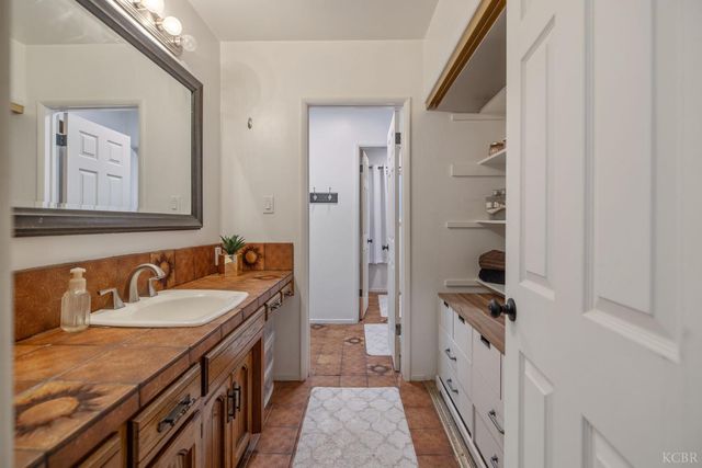 1821 Mulberry Drive, Hanford, CA 93230