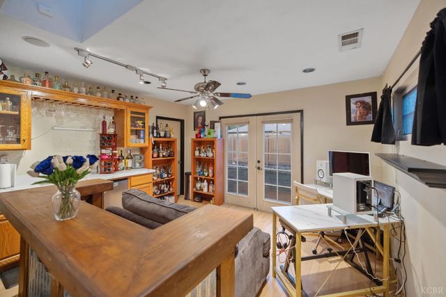 1821 Mulberry Drive, Hanford, CA 93230