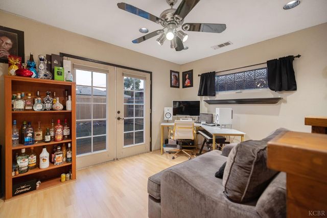 1821 Mulberry Drive, Hanford, CA 93230