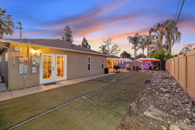 1821 Mulberry Drive, Hanford, CA 93230