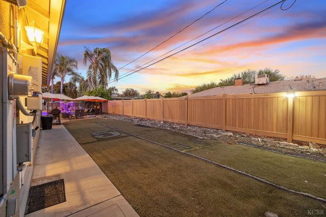 1821 Mulberry Drive, Hanford, CA 93230