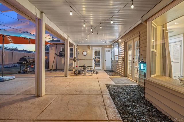 1821 Mulberry Drive, Hanford, CA 93230