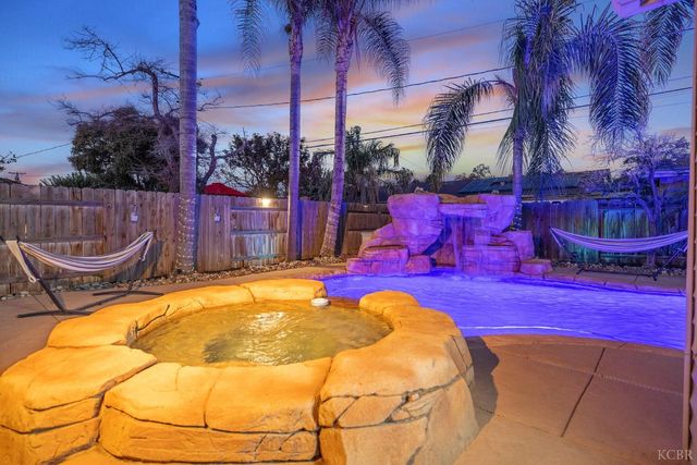 1821 Mulberry Drive, Hanford, CA 93230