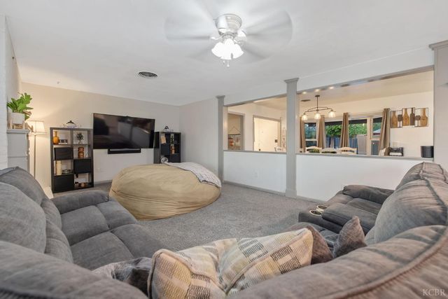 1821 Mulberry Drive, Hanford, CA 93230