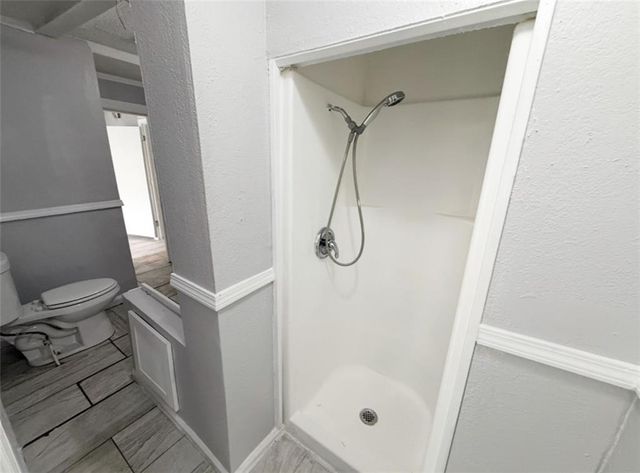 2907 E 61st Street, Kansas City, MO 64130