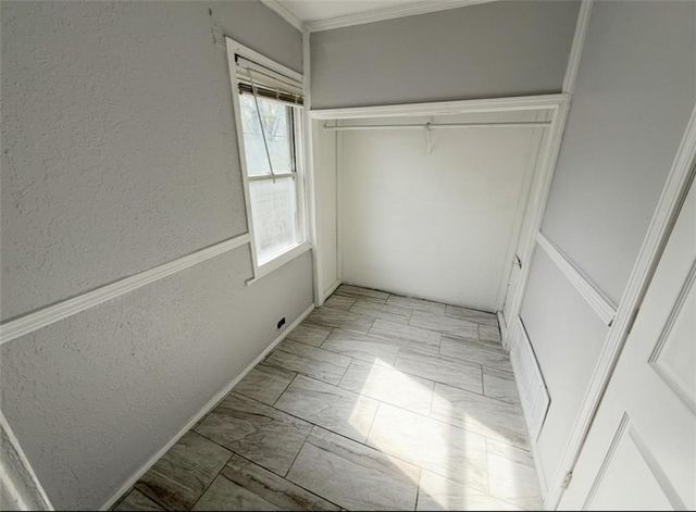 2907 E 61st Street, Kansas City, MO 64130